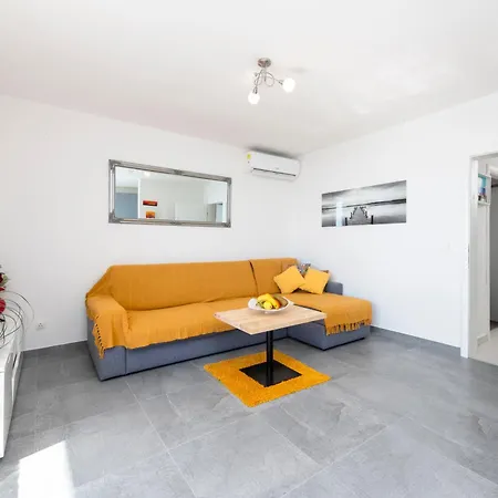 Luka Apartment